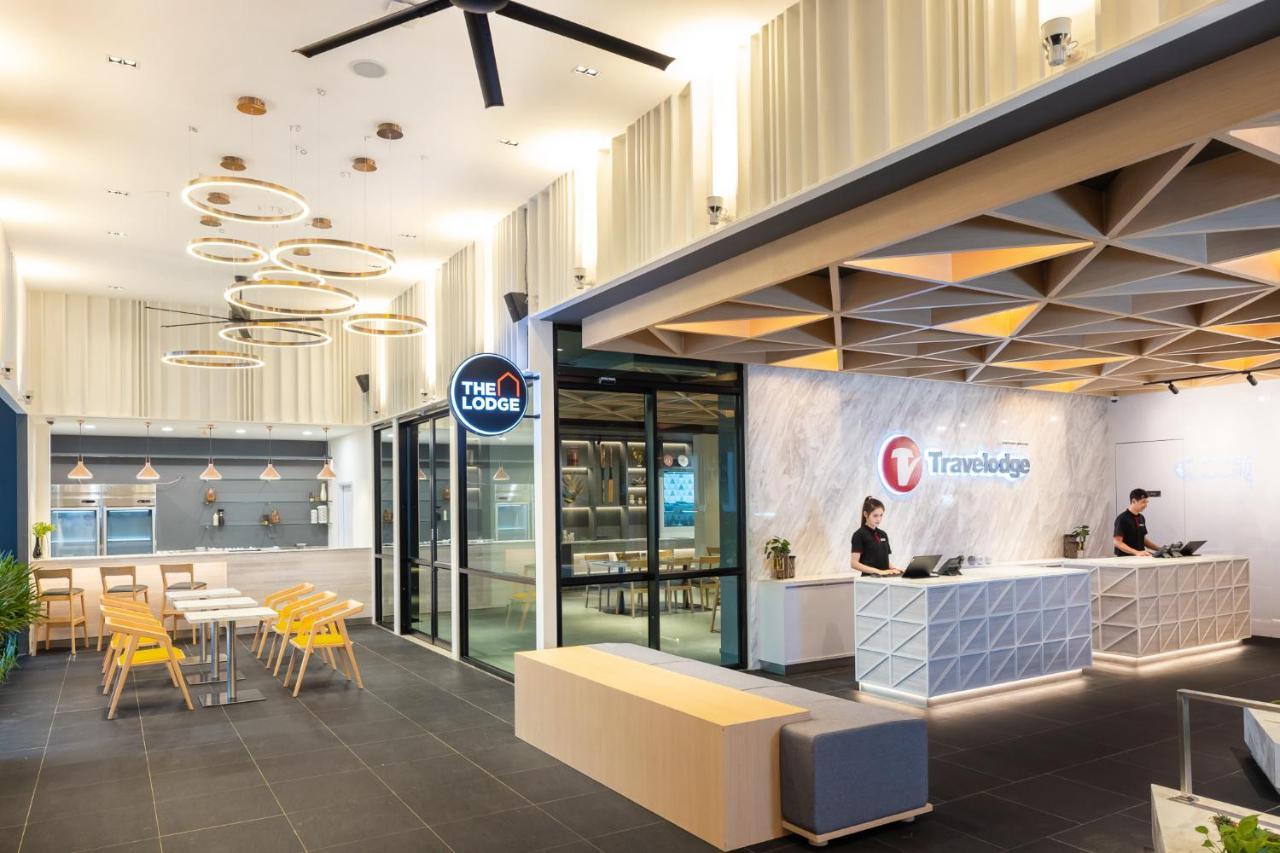 Отель Travelodge Town 4*